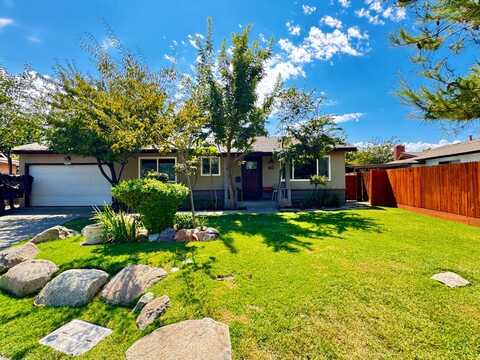60 Willow Court, Lemoore, CA 93245