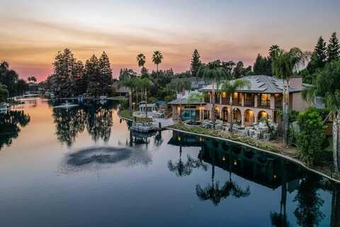 1617 Aspen Court N, Visalia, CA 93291