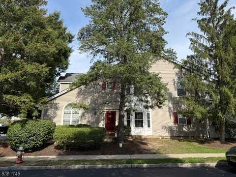 30 Sapphire Ln, Franklin, NJ 08823