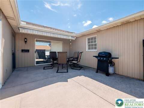 5696 Burning Tree Lane, Macungie Boro, PA 18062
