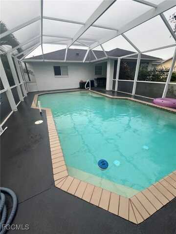 422 SE 19th Street, Cape Coral, FL 33990