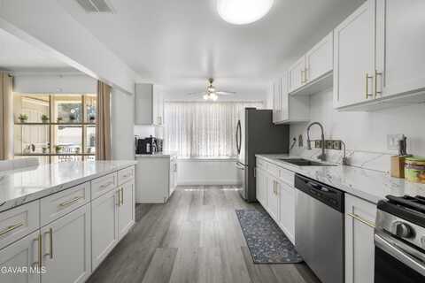 641 W J9, Lancaster, CA 93534