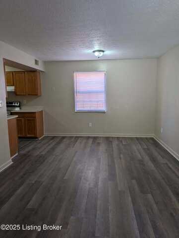 3224 Springfield Dr, Louisville, KY 40214