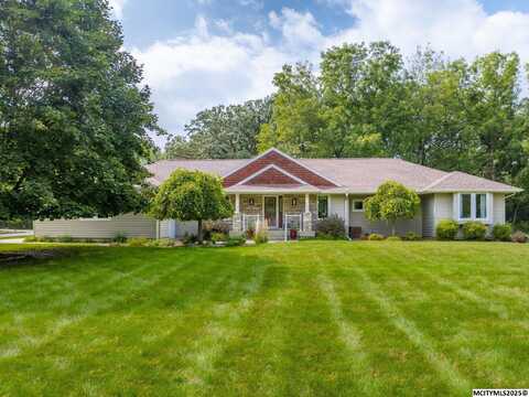 40 Oak Run Dr, MASON CITY, IA 50401