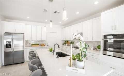 3915 Wesvan Court, Las Vegas, NV 89121