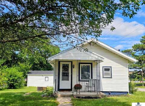 3294 Hitchcock Street, Lincoln, NE 68503