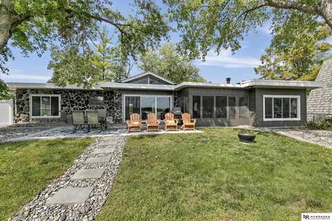 830 Lakeside Drive, Lincoln, NE 68528
