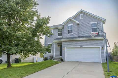 8812 S 67 Street, Papillion, NE 68133