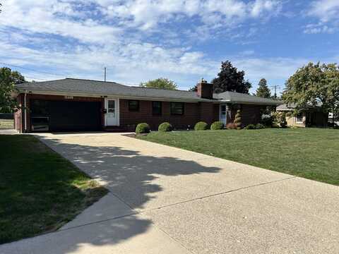 1930 Lake Michigan Drive NW, Grand Rapids, MI 49504