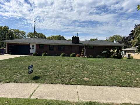 1930 Lake Michigan Drive NW, Grand Rapids, MI 49504