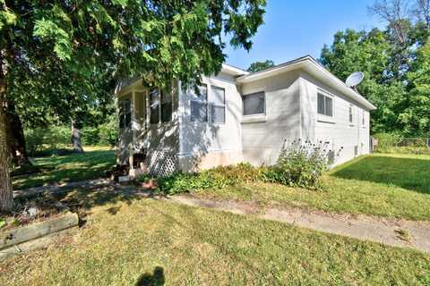 290 E Sandusky, Idlewild, MI 49642