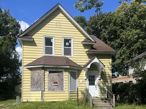 915 Hays Park Avenue, Kalamazoo, MI 49001