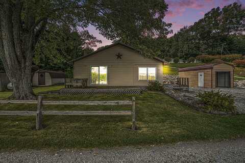 68435 Sweet Lake Road, Sturgis, MI 49091
