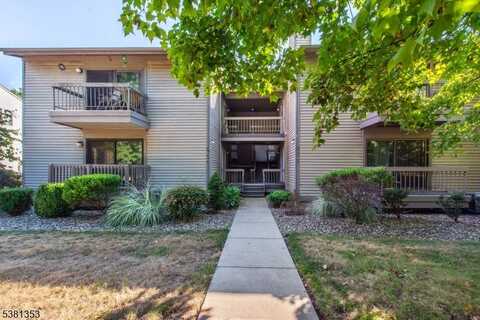 31 Sam Bonnell Dr, Union, NJ 08809