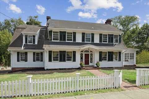 31 Hamilton Rd, Morristown, NJ 07960