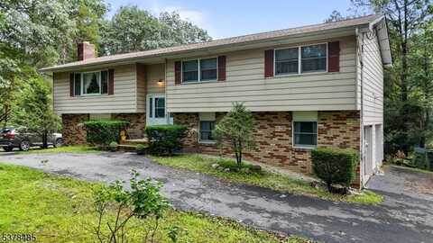 12 Locust Lake Rd, Hope, NJ 07825
