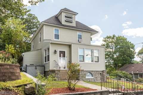 24 Livingston Ave, Dover, NJ 07801