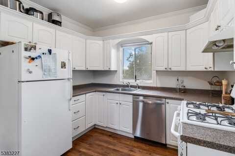 111 Maple Ave, Morristown, NJ 07960