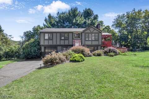 2 Courtland Dr, Wantage, NJ 07461