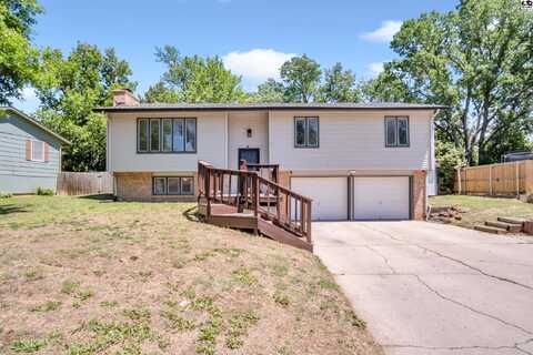 1304 Northglen St, McPherson, KS 67460