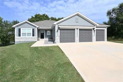 106 Troutman Circle, Dearborn, MO 64439