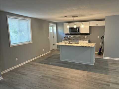 941 N Jesse James Road, Excelsior Springs, MO 64024