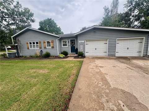 721 E 10th Street, Ottawa, KS 66067