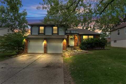 3004 NW Bristol Court, Blue Springs, MO 64015