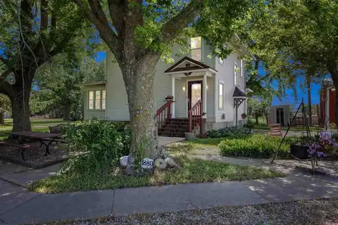 1105 Iowa 38, Tipton, IA 52772