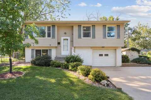 3005 Parkview Ave, Iowa City, IA 52240