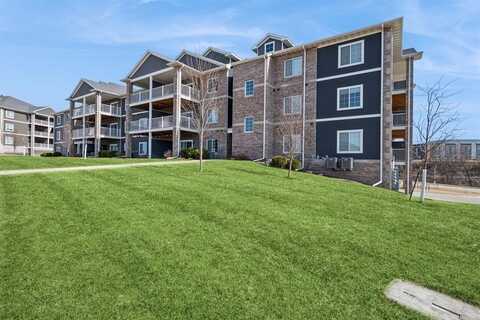 2867 Spring Rose Cir, Coralville, IA 52241