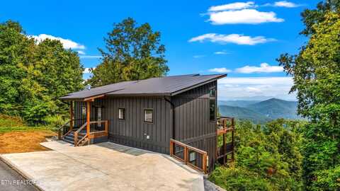 688 Shell Mountain Rd, Sevierville, TN 37876