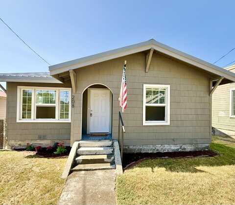 208 Mortimer Street, Klamath Falls, OR 97601