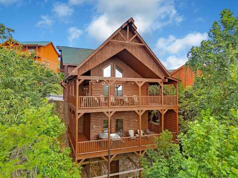 2512 Laurel Point Way, Pigeon Forge, TN 37862