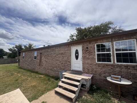 311 W 1st Street, Hale Center, TX 79041