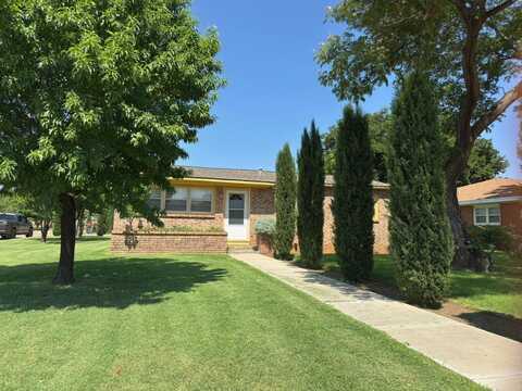955 S 20th Street, Slaton, TX 79364