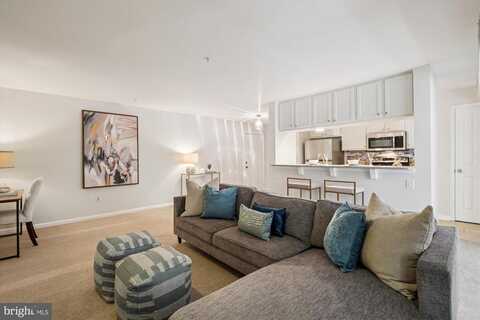 4104 MONUMENT CT #204, FAIRFAX, VA 22033