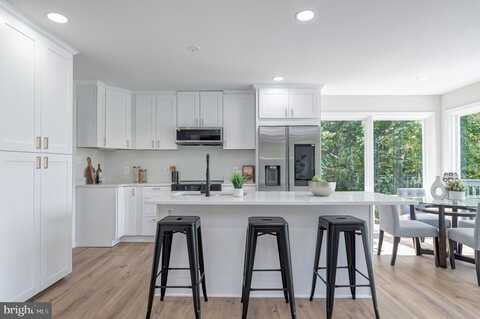 3020 LAKE AVE, CHEVERLY, MD 20785