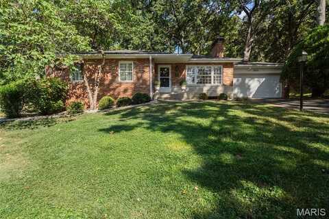 8875 Rock Forest Drive, Grantwood Village, MO 63123