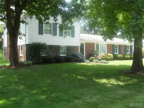 329 Nantucket Drive, Ballwin, MO 63011