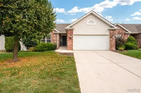 6829 Kensington Drive, Maryville, IL 62062