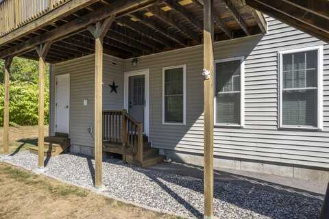 35 Barefoot Cottage Road, Wells, ME 04090