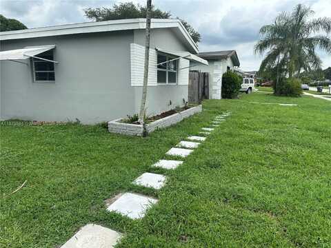 6501 Scott St, Hollywood, FL 33024