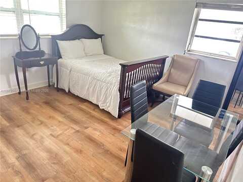 6501 Scott St, Hollywood, FL 33024