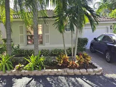 1140 Lidflower St, Hollywood, FL 33019