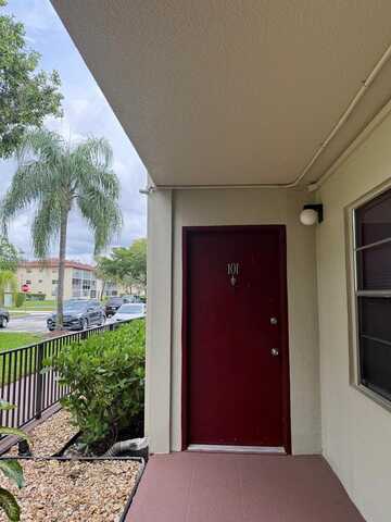 150 SW 134th Way, Pembroke Pines, FL 33027