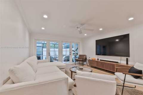 825 SE 2nd St, Fort Lauderdale, FL 33301