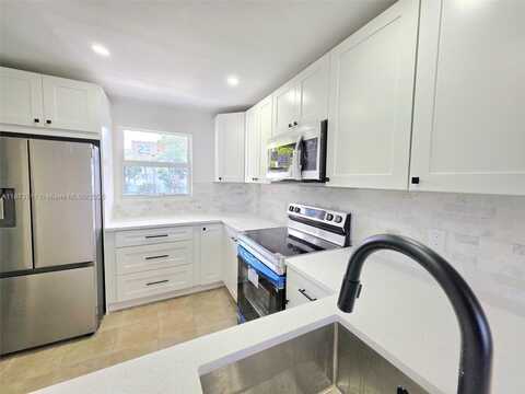 108 Royal Park Dr, Oakland Park, FL 33309