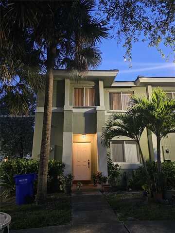 126 Hidden Ct Rd, Hollywood, FL 33023