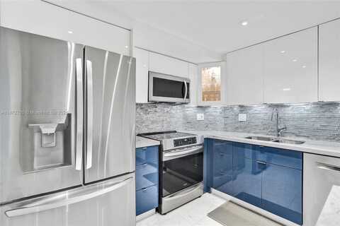 500 Bayview Dr, Sunny Isles Beach, FL 33160